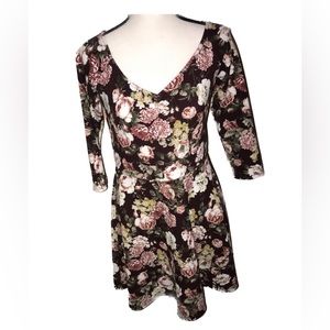 🌺🌸🌺 Forever 21 - Florar dress for girls size L , can be wear like M also.
